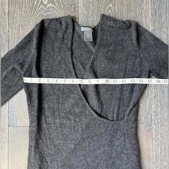Ann Taylor Faux Wrap pullover V-neck sweater. Gray size XS - Picture 6 of 8